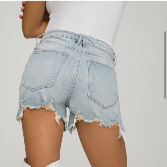 Good American Bombshell Cutoff Denim Shorts - Picture 3 of 12